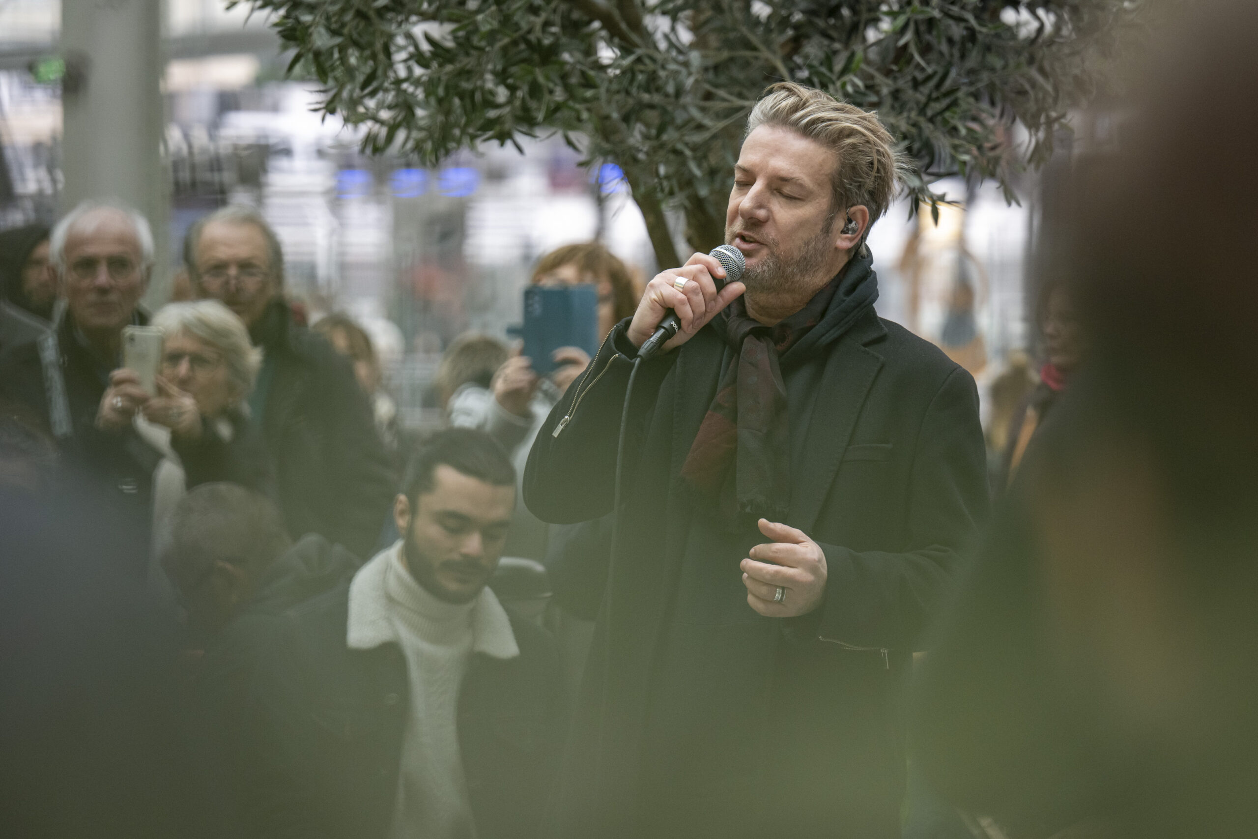 Clip Gaetan Roussel et Bertrand Belin - Gare de Lyon - Benoit Diacre - 10
