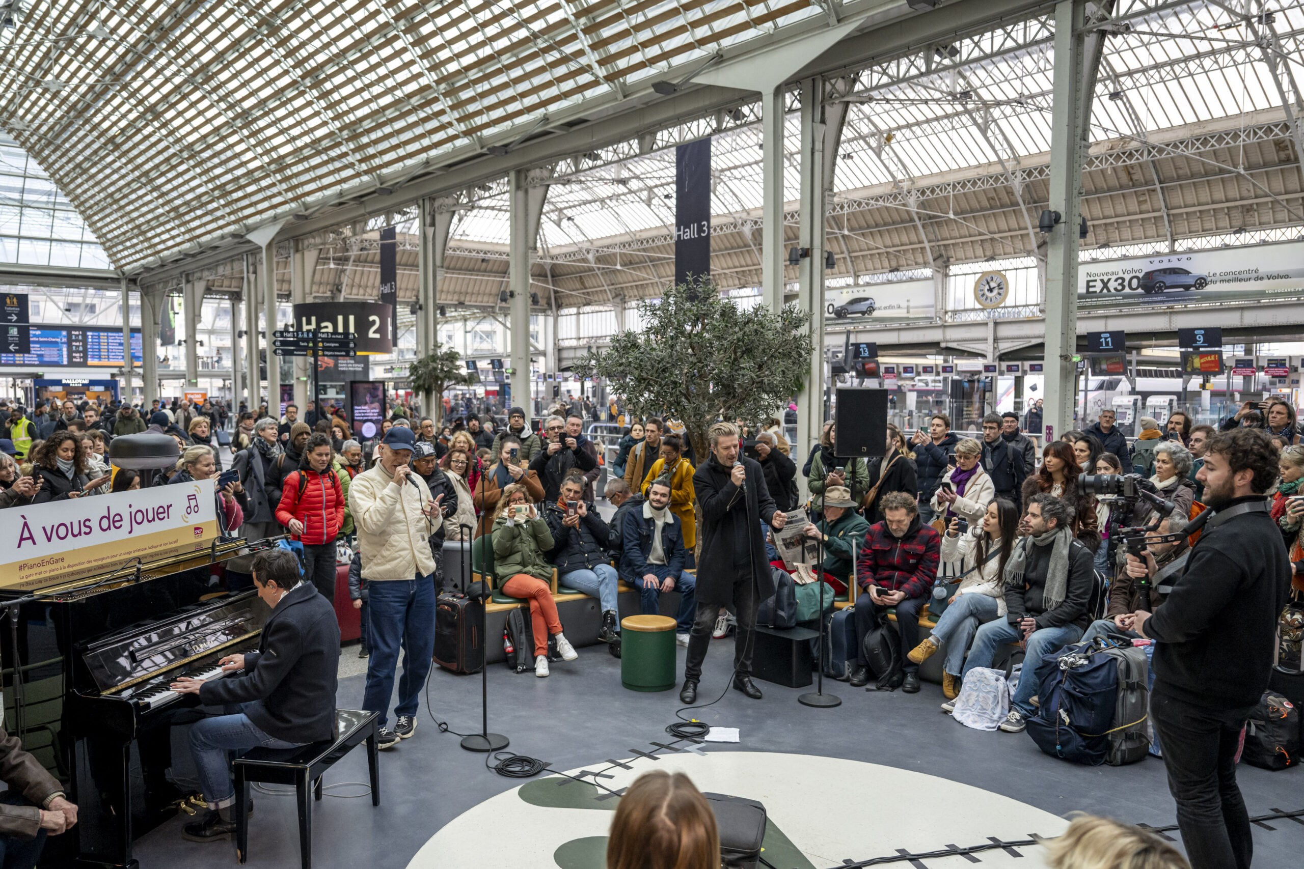 Clip Gaetan Roussel et Bertrand Belin - Gare de Lyon - Benoit Diacre - 2