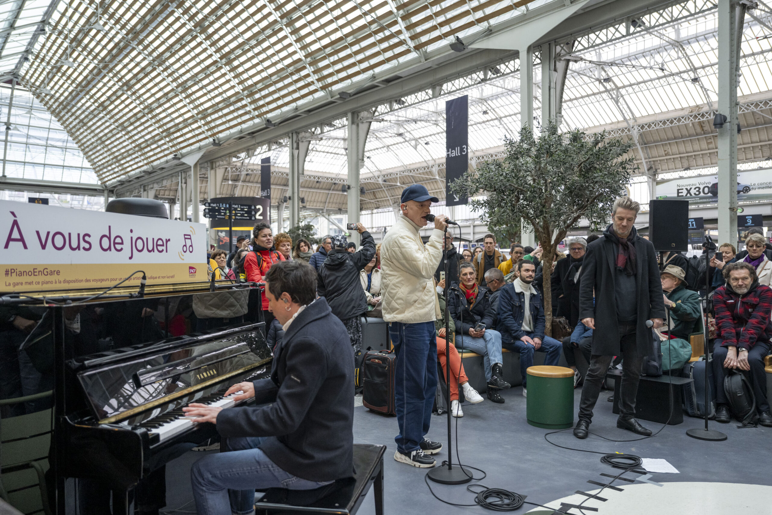 Clip Gaetan Roussel et Bertrand Belin - Gare de Lyon - Benoit Diacre - 4